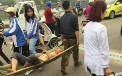 Nhóm công nhân ngành Giao thông cứu sống người nhảy cầu tự tử