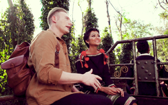 H'Hen Niê rạng rỡ ngồi công nông cùng Kyo York về Tây Nguyên