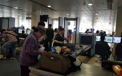 Khách ngoại bị “chôm đồ” ngay trong sân bay