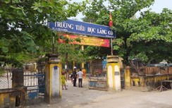 Giả phụ huynh vào trường vờ... sửa cổ áo cho học sinh để cướp dây chuyền
