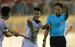Trọng tài “cướp” 2 quả penalty của HAGL bị “trảm”