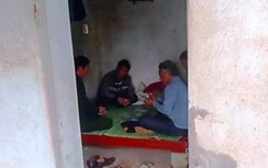 Lập chốt kiểm dịch tả lợn châu Phi để... đánh bài?