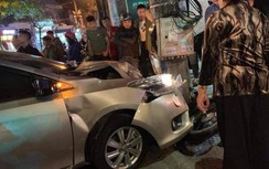 Ô tô mất lái đâm 2 xe máy, 1 người tử vong trong đêm