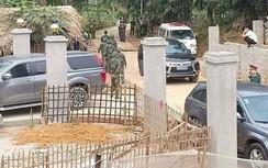 Chân dung người đàn ông 50 tuổi nổ mìn "dọa" người yêu 22 tuổi