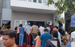 Dân vây công ty BĐS: Bên muốn tiếp tục hợp đồng, bên nhất quyết lôi ra tòa