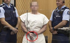 Sát thủ thảm sát ở New Zealand ra dấu phân biệt chủng tộc tại tòa