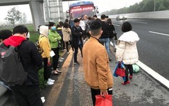 Phát hoảng xe khách hai lần cháy lốp trên cao tốc trong một chuyến đi