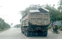 Xe “hổ vồ” ngang nhiên rải bùn đất khắp nội đô Hải Phòng