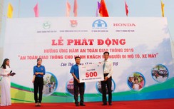 Honda tặng 500 mũ bảo hiểm tại lễ phát động Năm ATGT 2019