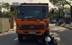 Người đàn ông chết kẹt trước bánh xe rác sau tai nạn