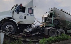 Xe bồn ủi hàng chục mét taluy, nằm “chết” trên thành cầu Bình Triệu