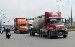 Doanh nghiệp vận tải TP.HCM kêu trời vì... thiếu bãi đậu xe container