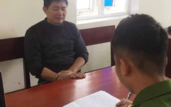 Bắt tạm giam tài xế “xe buýt nhái” đánh hành khách vì... chụp ảnh xe