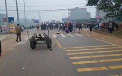 Hiện trường tang thương vụ xe khách đâm đoàn đưa tang, 7 người chết