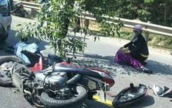 Xe khách đâm nát xe máy trên đường tránh, 2 người bị thương nặng