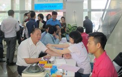 Chủ tịch và hàng trăm nhân viên đường sắt tình nguyện hiến máu cứu người