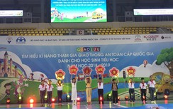 Hàng trăm thí sinh tiểu học hào hứng thi an toàn giao thông