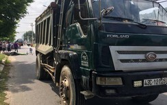 Nữ sinh viên chết thảm dưới bánh xe ben chở đất