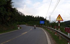 Lắp đặt hàng loạt tấm dẫn hướng ATGT tại đường cong nguy hiểm trên QL9