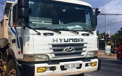 Tự ngã ra đường, hai cha con chết thảm dưới bánh xe ben