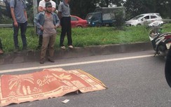 Đi bộ qua đường, cô gái bị xe khách tông tử vong trên QL1