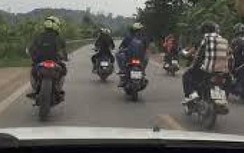Xôn xao video nhóm phượt thủ dàn hàng ngang, không cho ô tô vượt suốt 30km