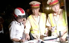 Phạt vi phạm giao thông phải có 2 người làm chứng: Khó cho CSGT?