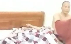 Hai giáo viên trong nhà nghỉ bị người nhà ập vào bắt quả tang