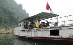 Vì sao phần lớn tàu du lịch hồ Hòa Bình không đăng kiểm?