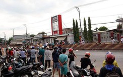 Đạp xe vào làn đường ô tô, người phụ nữ chết thảm dưới gầm xe tải