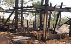 Gia Lai: Cháy nhà sàn trong đêm, 1 bé gái tử vong