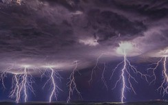 Nghi sét đánh lõm đường băng sân bay Vân Đồn