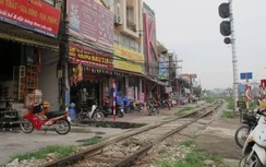 Hà Nội: Nhức nhối hàng trăm điểm vi phạm hành lang đường sắt chờ giải tỏa