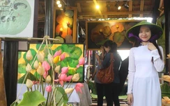 Xem nghệ nhân Hà Nội dệt tơ sen giữa lòng Cố đô Huế