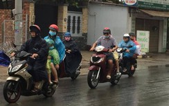 "Mưa vàng" giải nhiệt cho người dân Đồng Nai, TP.HCM