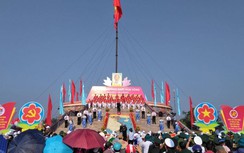 Long trọng Lễ thượng cờ Thống nhất non sông bên dòng Bến Hải