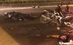 Xe máy kẹp 3 thanh niên "đầu trần" đâm 2 CSCĐ nhập viện