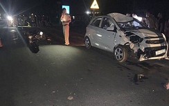 Xe máy "đấu đầu" ô tô con, cả 2 vợ chồng thiệt mạng