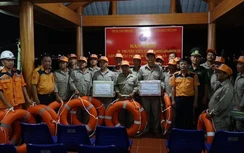 Xuyên đêm vượt hơn 200 hải lý cứu hai tàu gặp nạn tại khu vực Hoàng Sa