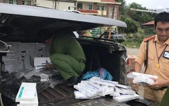 Ôtô tải lộ chở hàng chưa rõ nguồn gốc sau va chạm giao thông trên đèo Lò Xo