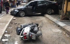 Cận cảnh tình huống nữ tài xế lùi xe chết người tại phố Khương Trung