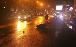 Va chạm với xe tải, 2 nam thanh niên bị thương nặng