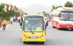 Chùm ảnh: Cơm chay, nước uống, xe điện miễn phí tại Đại lễ Phật đản 2019