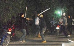 Mâu thuẫn tình cảm, nam sinh rủ người chém bạn học nhập viện