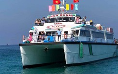 Ngắm tàu "khủng" chở khách siêu tốc ra đảo Lý Sơn vừa đưa vào hoạt động