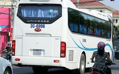 “Núp bóng” xe biển nước ngoài hoạt động lữ hành