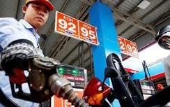 Chiều nay (17/5), giá xăng Ron95 giảm gần 600 đồng