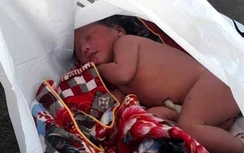 Thương cảnh bé sơ sinh còn nguyên rốn bị bỏ rơi trong công viên