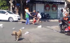 Nữ lao công bị chủ shop áo quần đánh vì nhắc nhở xả rác nói gì?