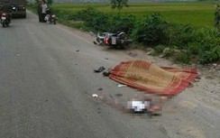 Cố vượt xe container thì ngã ra đường, người đàn ông chết thảm